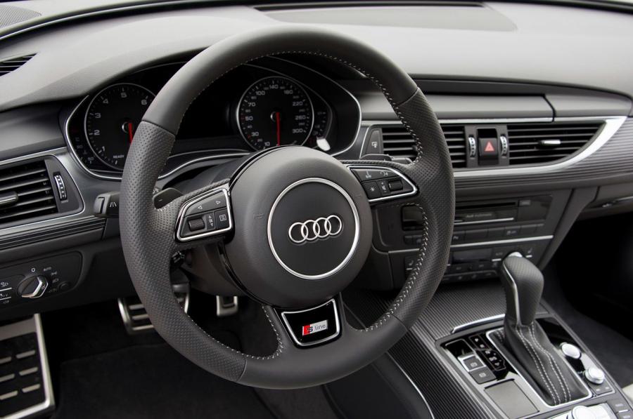 Панель приборов Audi A6 TFSI Sedan (4G, C7) 2014 года  (WW) (фото 18 из 28)
